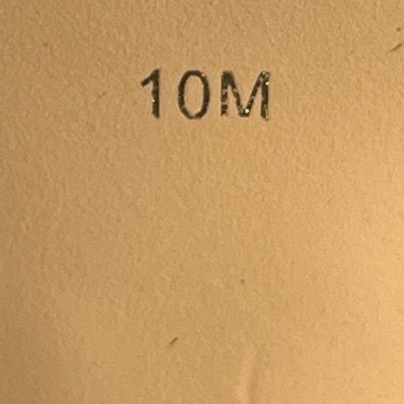 “NEW” G BY GUESS HIGH HEELS - Picture 16 of 16